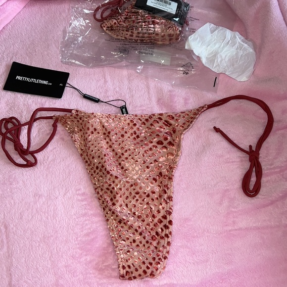 PrettyLittleThing. 8. Rose - Picture 5 of 6